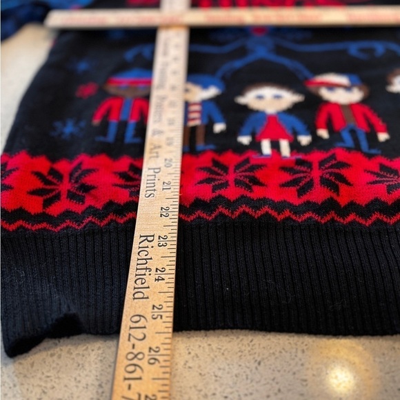 Stranger Things Ugly Christmas Sweater Netflix Limited Edition Mens Sz M Medium - Picture 7 of 13